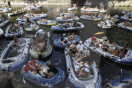 NEWS - 'Alle in einem Boot die Zweite – Rave-o-lution!' : Berliner Party- und Klubszene demonstriert auf dem Wasser