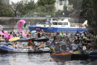 NEWS - 'Alle in einem Boot die Zweite – Rave-o-lution!' : Berliner Party- und Klubszene demonstriert auf dem Wasser