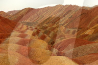 FEATURE -  Touristen in den Rainbow Mountains in Wangye, China