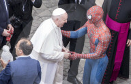 NEWS - Papst Franzikus trifft auf Spiderman