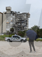 NEWS - Hochhaus bei Miami eingestürzt