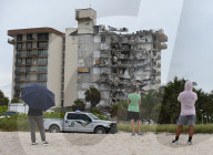 NEWS - Hochhaus bei Miami eingestürzt