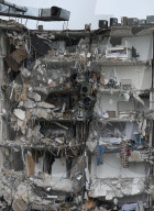 NEWS - Hochhaus bei Miami eingestürzt