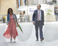 NEWS - Rücktritt nach Bekanntwerden ihrer Affäre: Matt Hancock mit seiner Beraterin Gina Coladangelo