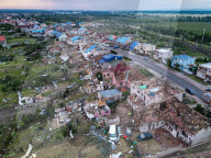 NEWS - Verwüstung durch Tornado in Tschechien: Tote und über 200 Verletzte