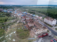 NEWS - Verwüstung durch Tornado in Tschechien: Tote und über 200 Verletzte