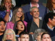 PEOPLE - Anne-Marie, Romeo Beckham und Mia Regan auf der Tribüne in Wimbledon