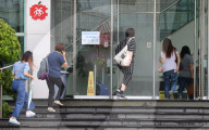 NEWS - Die prodemokratische Zeitung Apple Daily wird wegen angeblicher Verstösse gegen das Hongkonger Sicherheitsgesetz eingestellt