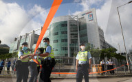 NEWS - Die prodemokratische Zeitung Apple Daily wird wegen angeblicher Verstösse gegen das Hongkonger Sicherheitsgesetz eingestellt