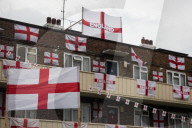 EURO 2020 - England-Flaggen auf dem Towfield Estate, London
