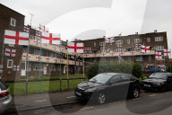 EURO 2020 - England-Flaggen auf dem Towfield Estate, London