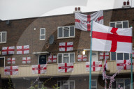 EURO 2020 - England-Flaggen auf dem Towfield Estate, London