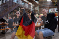 EURO 2020 - Deutsche Fans verfolgen das EM-Spiel England gegen Deutschland auf Mallorca