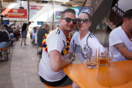 EURO 2020 - Deutsche Fans verfolgen das EM-Spiel England gegen Deutschland auf Mallorca