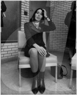 Baez; Joan
