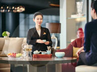FEATURE - Das höchste Hotel der Welt im 632 Meter grossen Shanghai Tower in China
