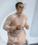 PREMIUM EXCLUSIVE Justin Bieber and Hailet Baldwin at skin care after trip to Greece Island