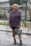 PEOPLE - Street Style an der Haute Couture Fashion Week in Paris