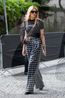 PEOPLE - Street Style an der Haute Couture Fashion Week in Paris