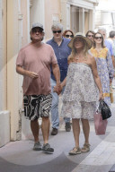 Goldie Hawn Kurt Russell having shopping in Saint Tropez