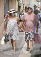 Goldie Hawn Kurt Russell having shopping in Saint Tropez
