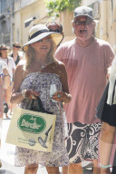 Goldie Hawn Kurt Russell having shopping in Saint Tropez