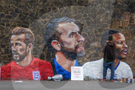 EURO 2020 - Three Lions on the Wall - Kunstaktion als Spendenaktion für Difibrillatoren in Nuneaton