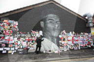 EURO 2020 - Sympathiebekundungen - Anwohner und Fans überkleben die von Vandalen beschädigte Rashford-Mauer in Manchester