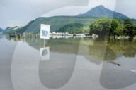 NEWS - Schweiz Hochwasser: Schutzschläuche entlang der Reuss in Luzern