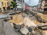 NEWS -  Der Morgen nach dem Unwetter in Deutschland: Verwüstung in Bad Münstereifel 