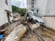 NEWS -  Der Morgen nach dem Unwetter in Deutschland: Verwüstung in Bad Münstereifel 
