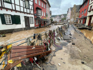 NEWS -  Der Morgen nach dem Unwetter in Deutschland: Verwüstung in Bad Münstereifel 