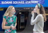 Commuters wear masks in Chelsea, London 