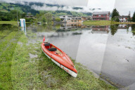 NEWS - Hochwasser Schweiz: 50 Haeuser in Giswil beim Sarnersee sind nur noch uebers Wasser erreichbar