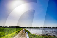 NEWS - Hochwasser in den Niederlanden: Die Region Limburg kämpft gegen die Fluten