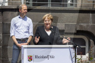 NEWS - Hochwasserkatastrophe in Rheinland-Pfalz: Kanzlerin Merkel in Adenau