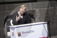 NEWS - Hochwasserkatastrophe in Rheinland-Pfalz: Kanzlerin Merkel in Adenau