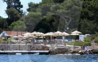PEOPLE - Hotspot für Promis am Filmfestival in Cannes: Restaurant Guerite auf der Insel Sainte-Marguerite