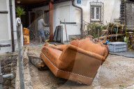 NEWS - Aufräumungsarbeiten nach Sturzflut in Hallein, Österreich