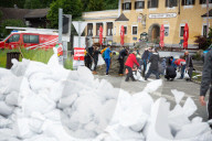NEWS - Aufräumungsarbeiten nach Sturzflut in Hallein, Österreich