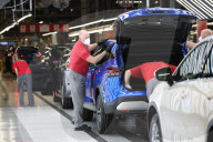 Nissan sets out plans for £1bn electric car hub in Sunderland