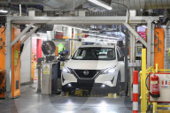 Nissan sets out plans for £1bn electric car hub in Sunderland