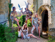FEATURE -Waffenmeister Terry English (Filme "Excalibur", "Gladiator") zeigt seine Werke beim Fantasy Forest Festival auf Schloss Sudeley