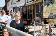NEWS - Angela Merkel und NRW-Ministerpräsident Armin Laschet besuchen Bad Münstereifel