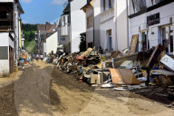 NEWS - Hochwasser Deutschland: Aufräumarbeiten im Krisengebiet