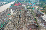 NEWS - China: Fabrik Explosion in Dengfeng