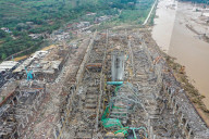 NEWS - China: Fabrik Explosion in Dengfeng