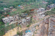 NEWS - China: Fabrik Explosion in Dengfeng