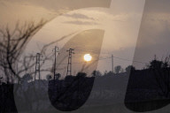 NEWS - Kampf gegen die Flammen: Buschbrände auf der Mittelmeerinsel Sardinien