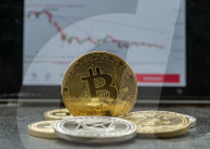 NEWS - Symbolbilder  Bitcoin / Ethereum